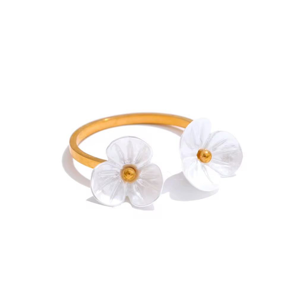 White Flower Ring & Earrings Set